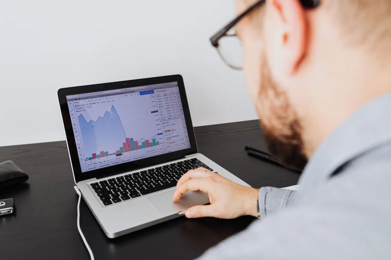 Ahrefs Traffic Checker Review